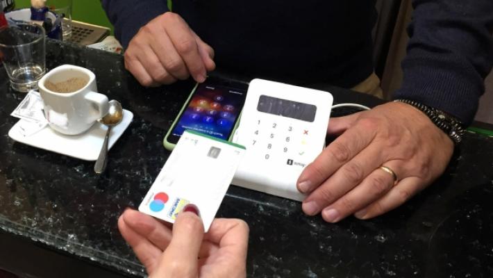 Boom dei pagamenti elettronici: a Parma c'&egrave; la &laquo;febbre&raquo; da bancomat