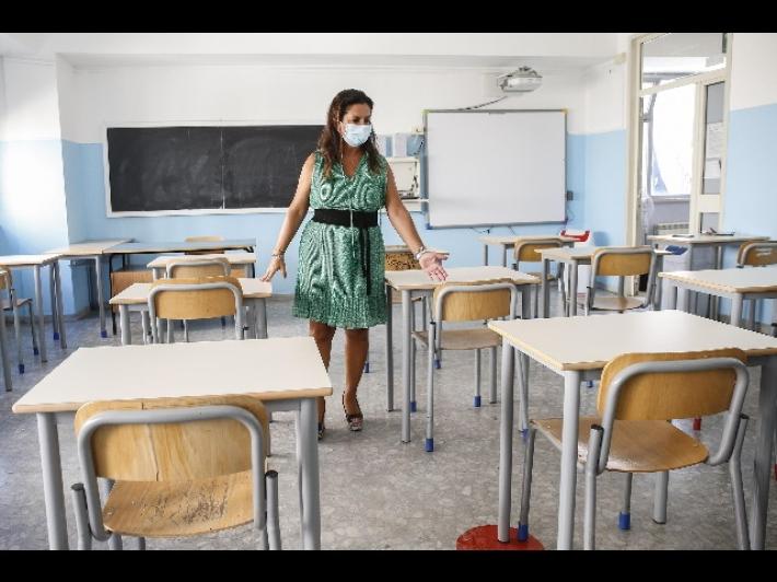 Maturit&agrave; e terza media, la proposta: agli esami nessun obbligo, la mascherina &egrave; consigliata