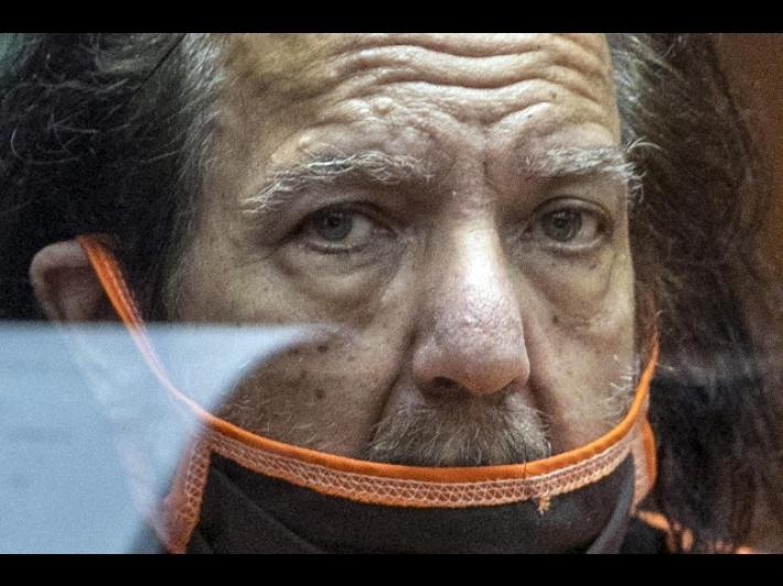 Nuove accuse di stupro al re del porno: rischia 250 anni