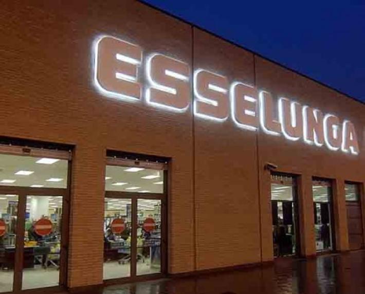  Pm di Milano, da Esselunga sfruttamento dei lavoratori 