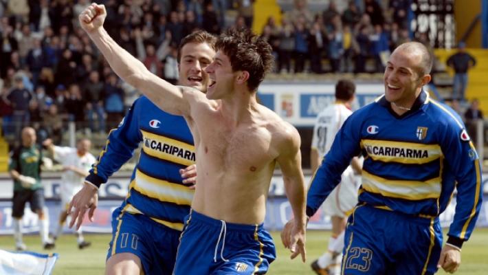 &laquo;Lampo&raquo; Parma: pronti, via ed &egrave; subito gol. Da Benny Carbone a Crespo e Zola, un treno di emozioni.