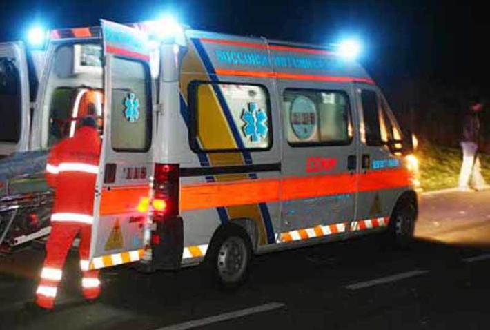 Schianto tra due auto a Noceto nella notte: morto un 22enne, due ferite