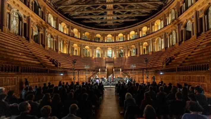 Camera acustica per il Farnese per farlo riviviere