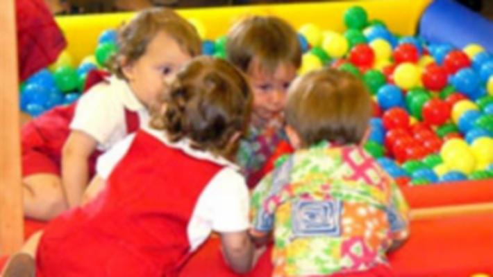 Il caso &laquo;graduatorie degli asili nido&raquo;: burrasca in consiglio comunale. Scambio di accuse, seduta sospesa.