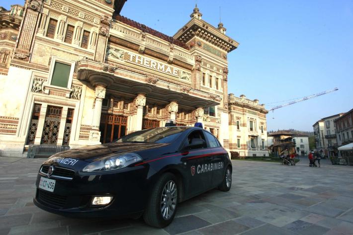 Scoperto mentre ruba: 17enne violenta l'anziana padrona di casa