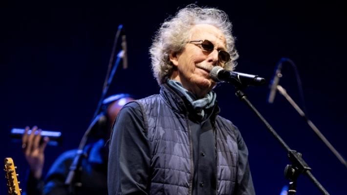 Fabio Concato conquista il Regio