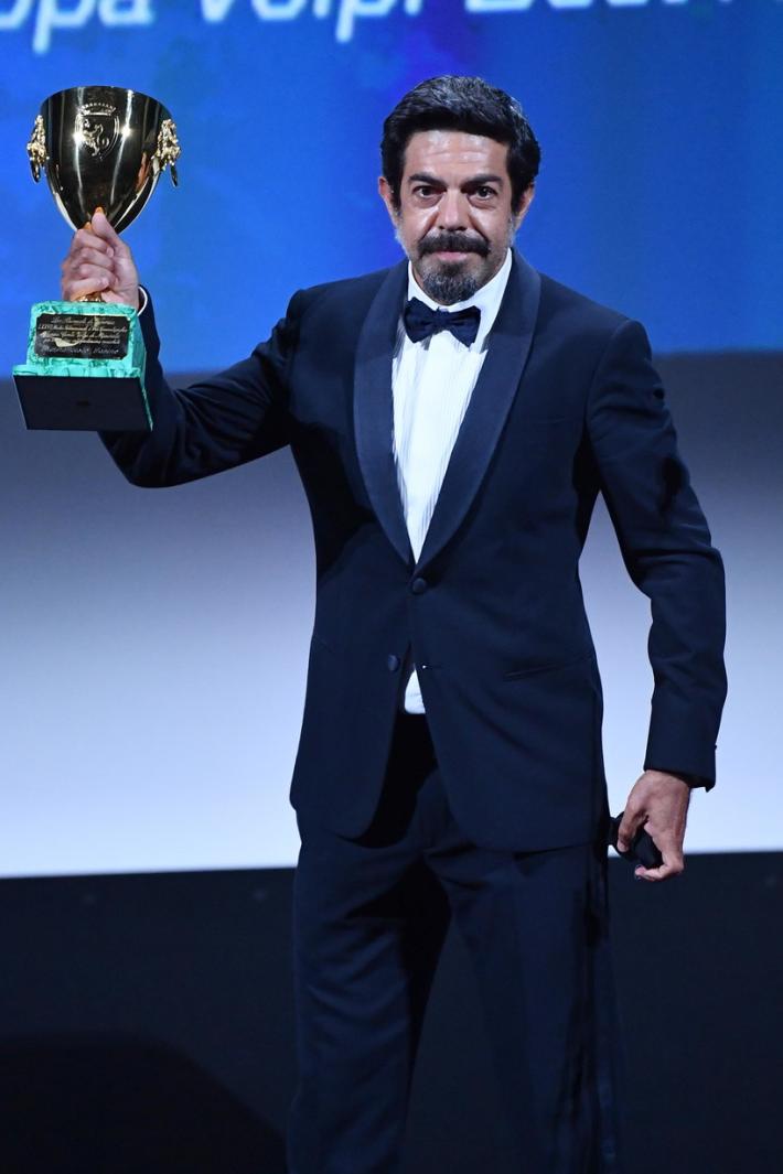 Venezia, Favino vince la Coppa Volpi. Nomadland Leone d'Oro