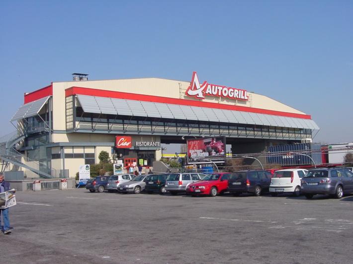 Fiorenzuola, l'autogrill dell'A1 chiuso per Covid