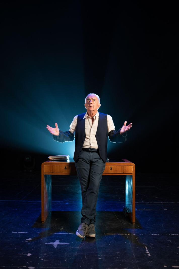 Gene Gnocchi: &laquo;Porto in scena l'impiegato di Dio&raquo;