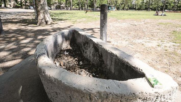 E la fontanella  &egrave; &laquo;a secco&raquo; da mesi