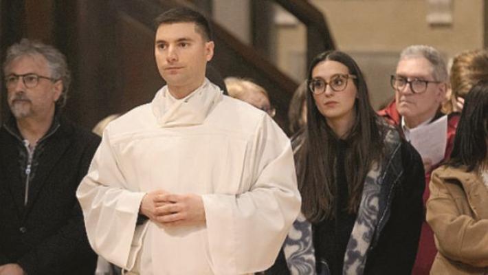 Giuseppe nuovo diacono ordinato dal vescovo: &laquo;Oggi &egrave; tempo di gioia per questa chiamata&raquo;