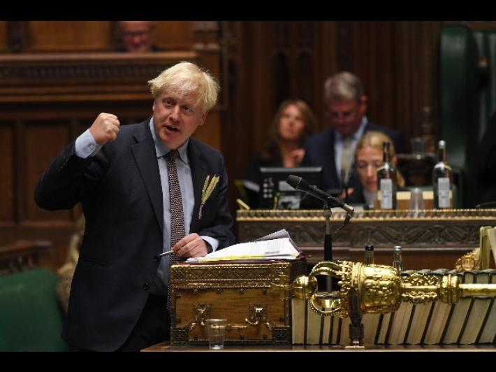 Johnson attacca l'Ue, minaccia dazi interni a Gb