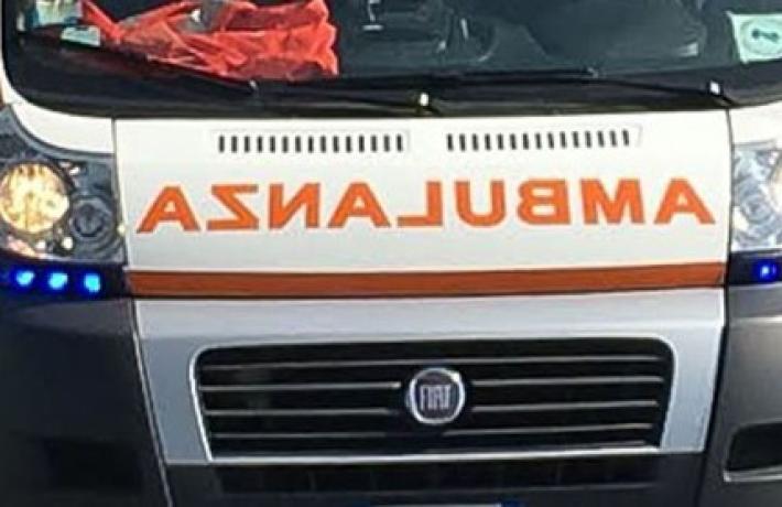 Grosso incendio nel centro immigrati di Piacenza: salvate 12 persone,  soccorsi anche da Parma