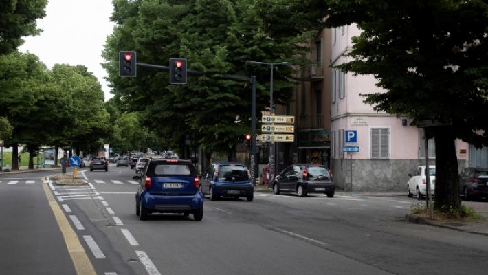 Un 17enne rapinato da due ragazzi col taser