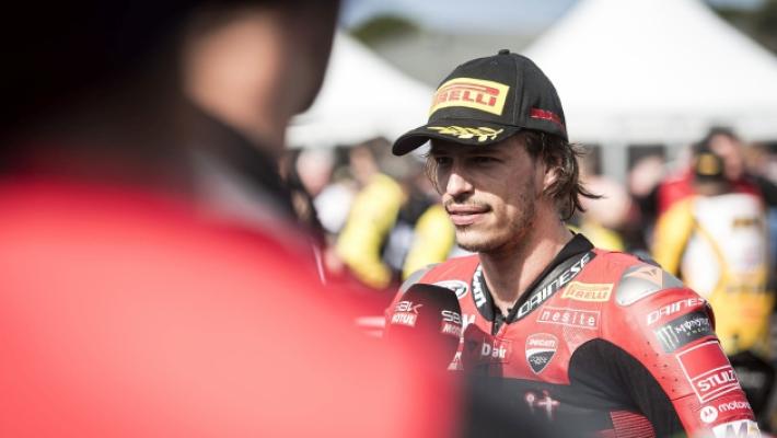 Nicol&ograve; Bulega rincorre la vetta del mondiale di Superbike: &laquo;Mi diverto e voglio vincere ancora a lungo, Vale Rossi il mio idolo&raquo;