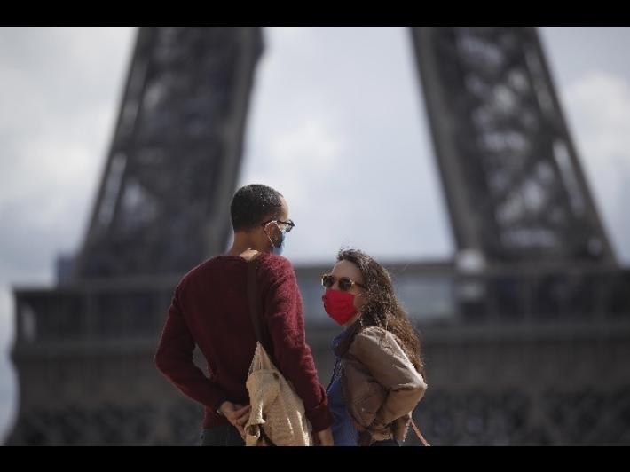 Oltre met&agrave; della Francia &egrave; "zona rossa".  Test per chi arriva in Italia