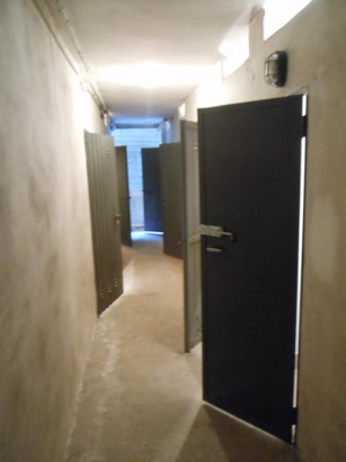 Raid nella notte, aperte quindici cantine