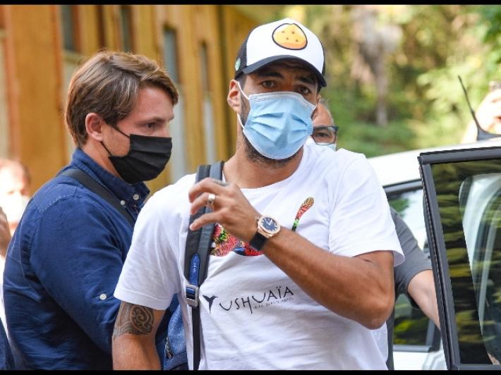 Si indaga sull'esame di italiano di Luis Suarez. Era "finto"