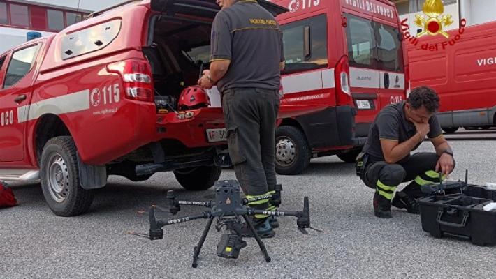 I piloti di droni dei vigili del fuoco di Parma Biggi e Gabriele a Udine per cercare il ragazzo disperso nel Natisone