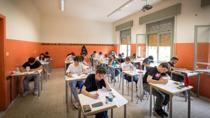 Maturit&agrave;, la seconda prova di matematica? I prof: &laquo;Troppo tosta&raquo;. Tanta ansia al linguistico per tedesco