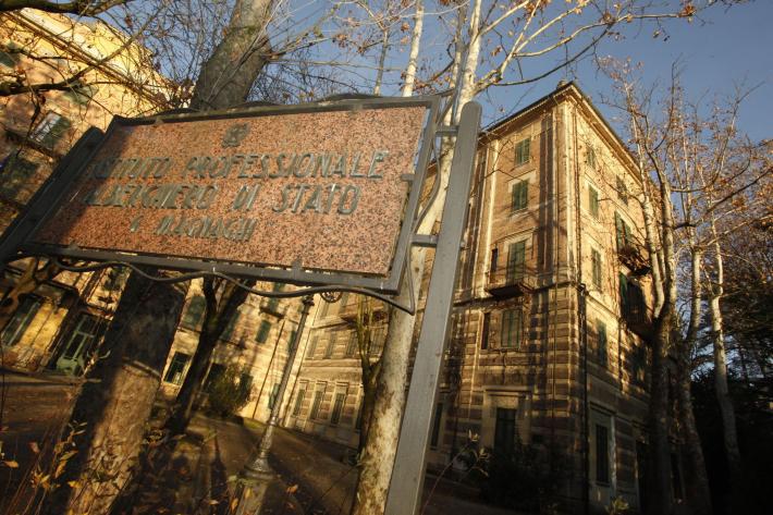 Tamponi su 80 tra studenti e prof di Salso. Oggi manifestazione a Barriera Bixio