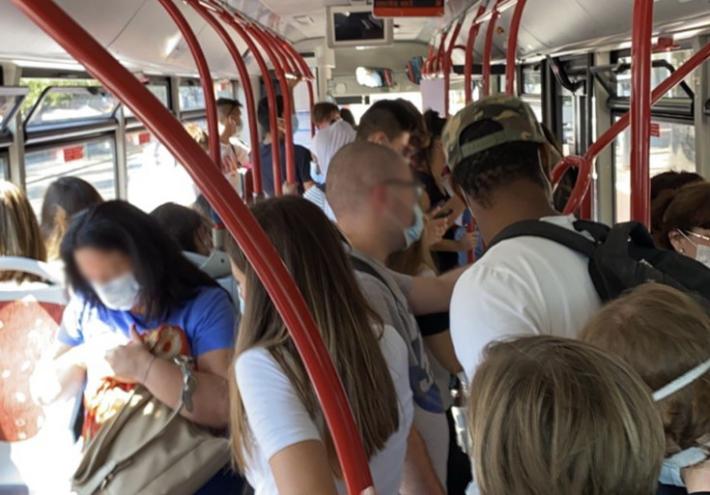 La manifestazione degli studenti: &laquo;Ecco perch&eacute; stamattina scendiamo in piazza&raquo;