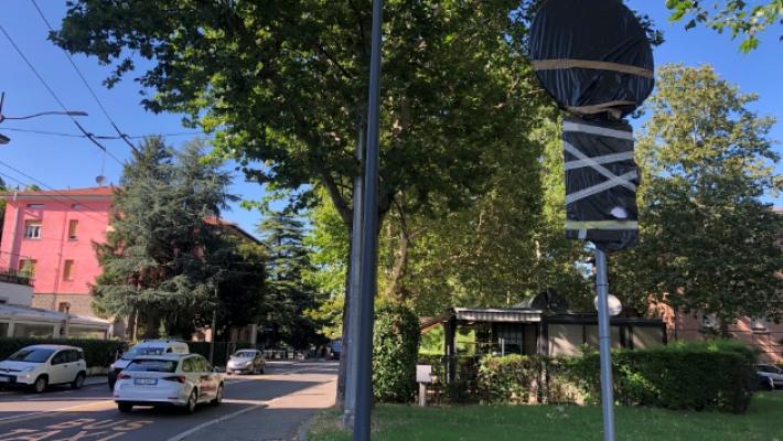 Varco di via Zarotto, fa discutere l'idea di ridurre gli orari