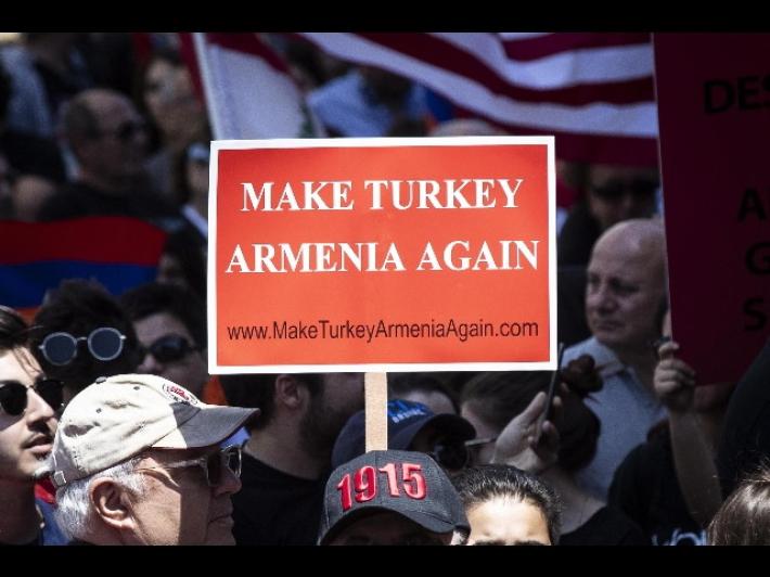 Altissima tensione nel Caucaso: combattimenti fra Armenia e Azerbaigian