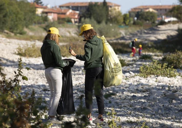 Iniziativa di raccolta rifiuti patto di collaborazione "Pulizie di primavera"
