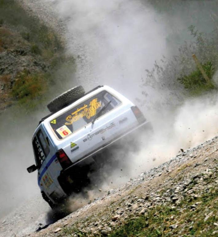 Auto in gara per 12 ore: &egrave; il &laquo;Raduno degli eroi&raquo;