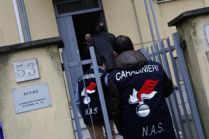 70 kg di cibi scaduti e magazzino con carenze igieniche: multate attivit&agrave; di ristorazione in citt&agrave;