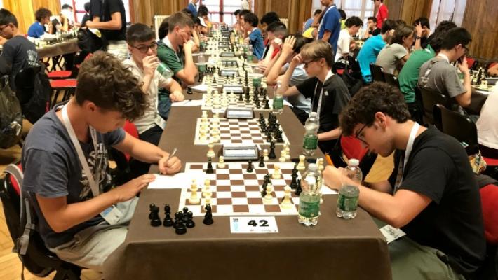 Scacchi, gli organizzatori (polemici) scrivono agli albergatori