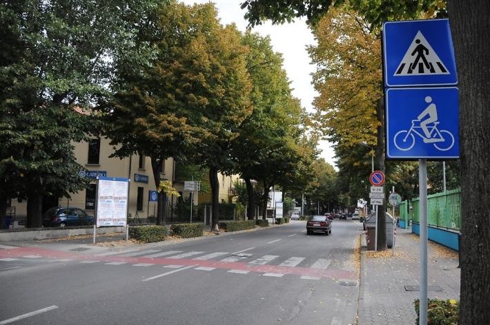 Scontro tra due auto in viale Milazzo. Soccorsi al lavoro
