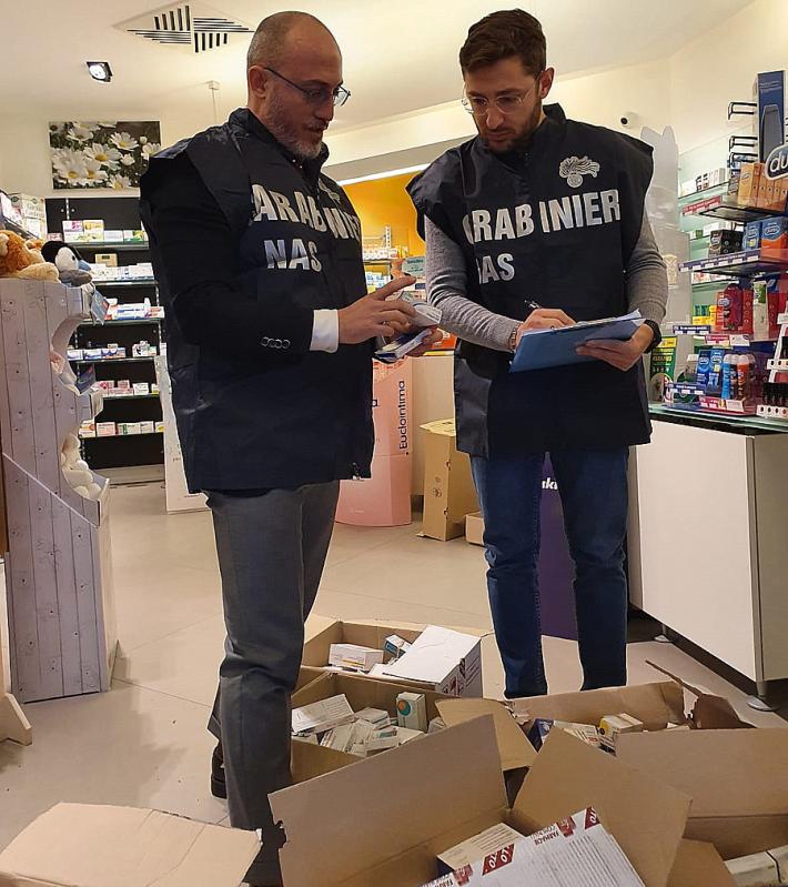 Mille euro di rimborsi di medicinali non dovuti: farmacista denunciato per truffa al Servizio sanitario