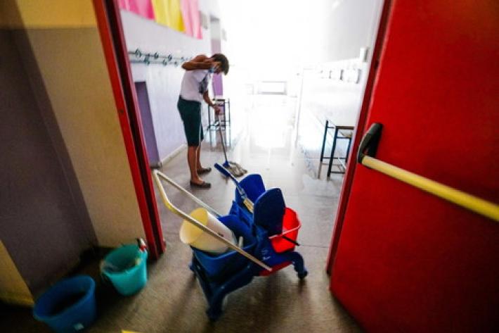 A Parma mancano i bidelli: in mille hanno rifiutato. I presidi: &laquo;Scandaloso. Gli spazi vanno igienizzati&raquo;