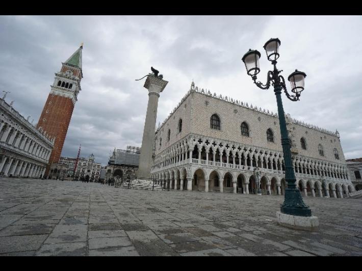 Il Mose salva Venezia,  piazza San Marco all'asciutto
