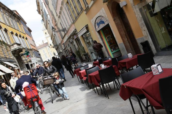 I nuovi orari dei locali. Casa: &laquo;Scelta ponderata&raquo;. Bertolotti: &laquo;Nessun confronto&raquo;