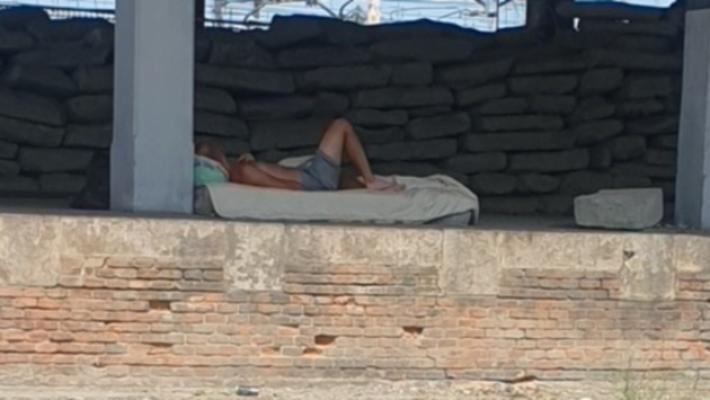 Ex scalo merci: continua il via-vai di vite allo sbando