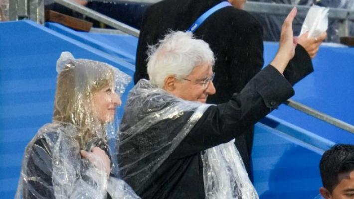 Felegara, i ragazzi inviano un ombrello a Mattarella. E il presidente ringrazia