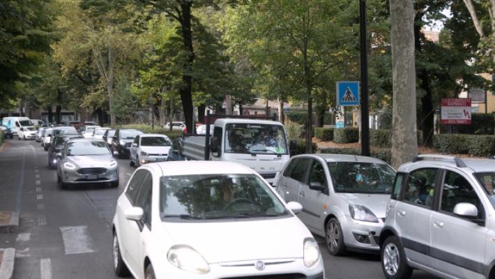 Sempre pi&ugrave; veicoli in circolazione in citt&agrave;: sono quasi 170mila