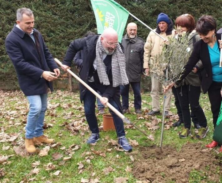 Le piante gratis? Solo cento. E sono gi&agrave; finite