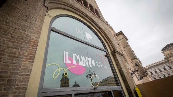 L'assessore Aimi: &laquo;Il Punto funziona: tante le richieste dei giovani&raquo;