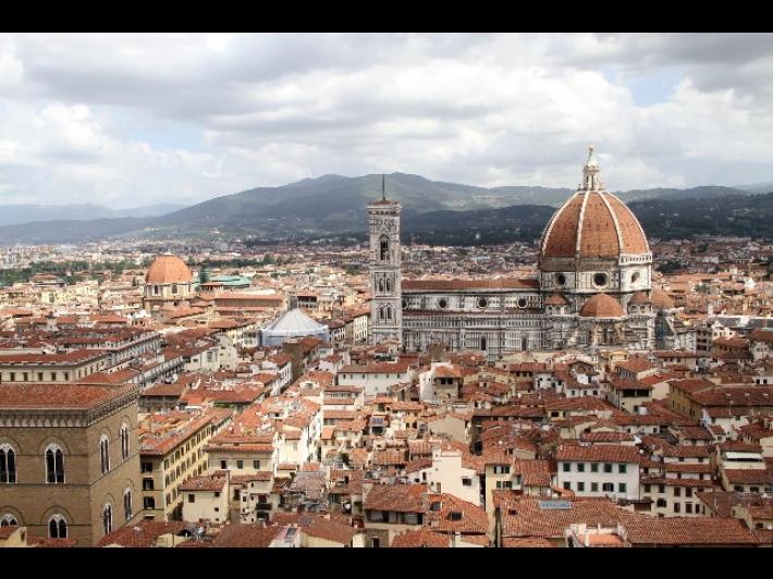 Firenze, dal 15 ottobre lo stop a caddy e risci&ograve;