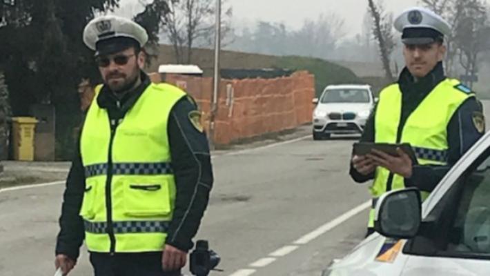 Scorribande in moto, lui fugge ma abbandona il mezzo: requisito