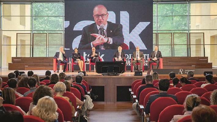 #Diritti nel web: una guida per i giovani 