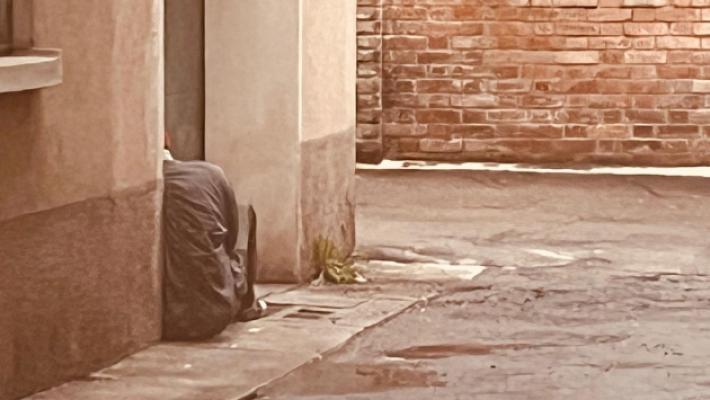 &laquo;Siamo assediata da tossici e balordi&raquo;