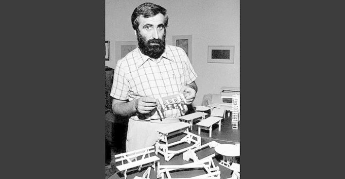 Addio Enzo Mari, gigante del design italiano nel mondo. Insegn&ograve; a Parma 