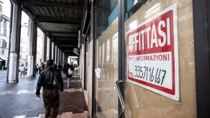 Chiudono i negozi di via Mazzini