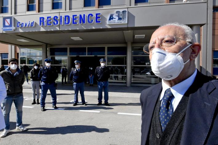 Da venerd&igrave; lockdown alle 23 per la Campania