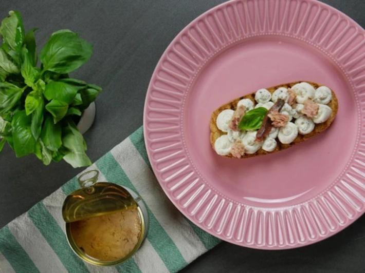 L'olio del tonno in scatola? Alimento buono, sicuro e contiene vitamina D e omega 3 